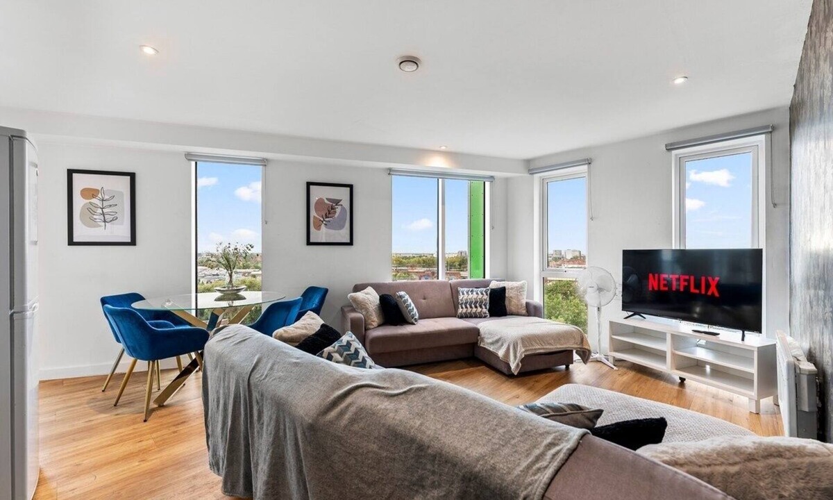 Manchester City Centre Apartment | Stylish Manchester Penthouse - Parking- Gym