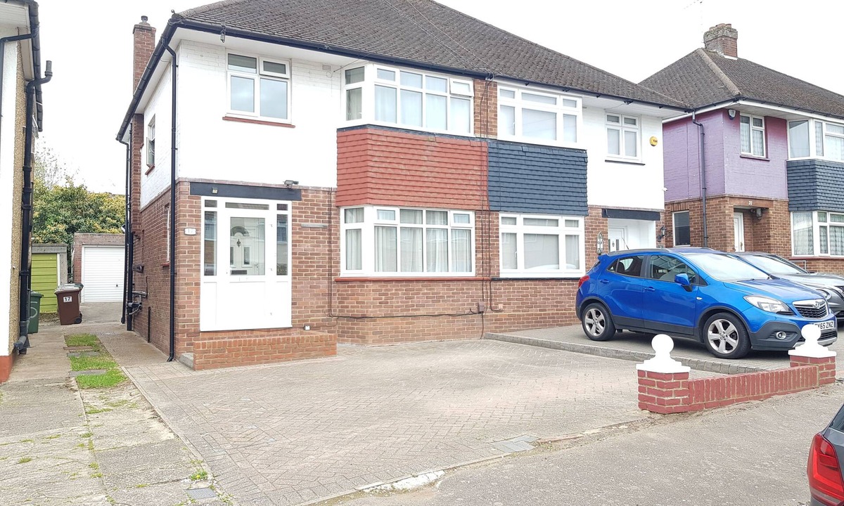 Potters Bar House | Stylish, Spacious 4‑Bedroom House Near London Ideal for Groups & Contractors