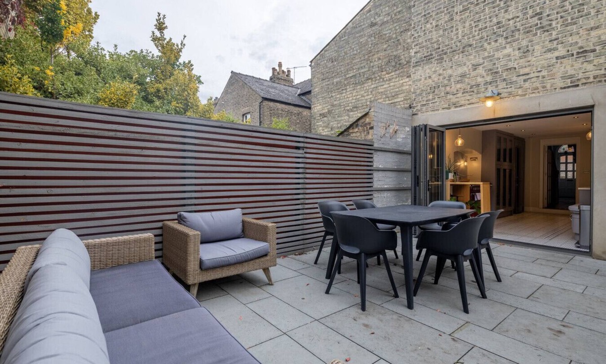 Cambridge House | Stylish Victorian Home Nr Cambridge Station