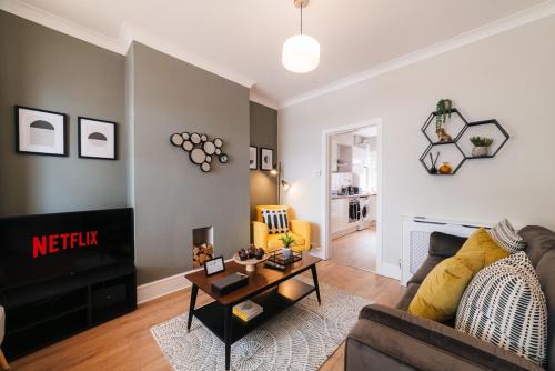 Acocks Green Apartment | Stylish & Well Equipped Modern Home HS2, NEC, Heartlands