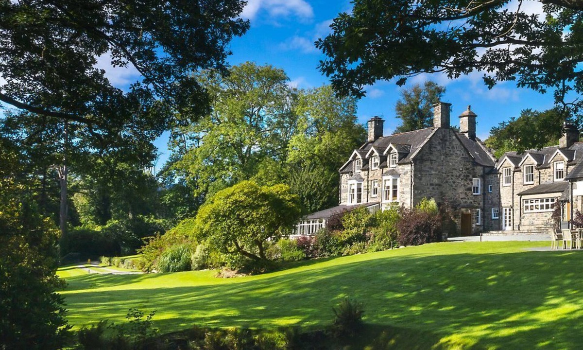 Llanelltyd House | Tan Llan, Llanelltyd, Gwynedd.