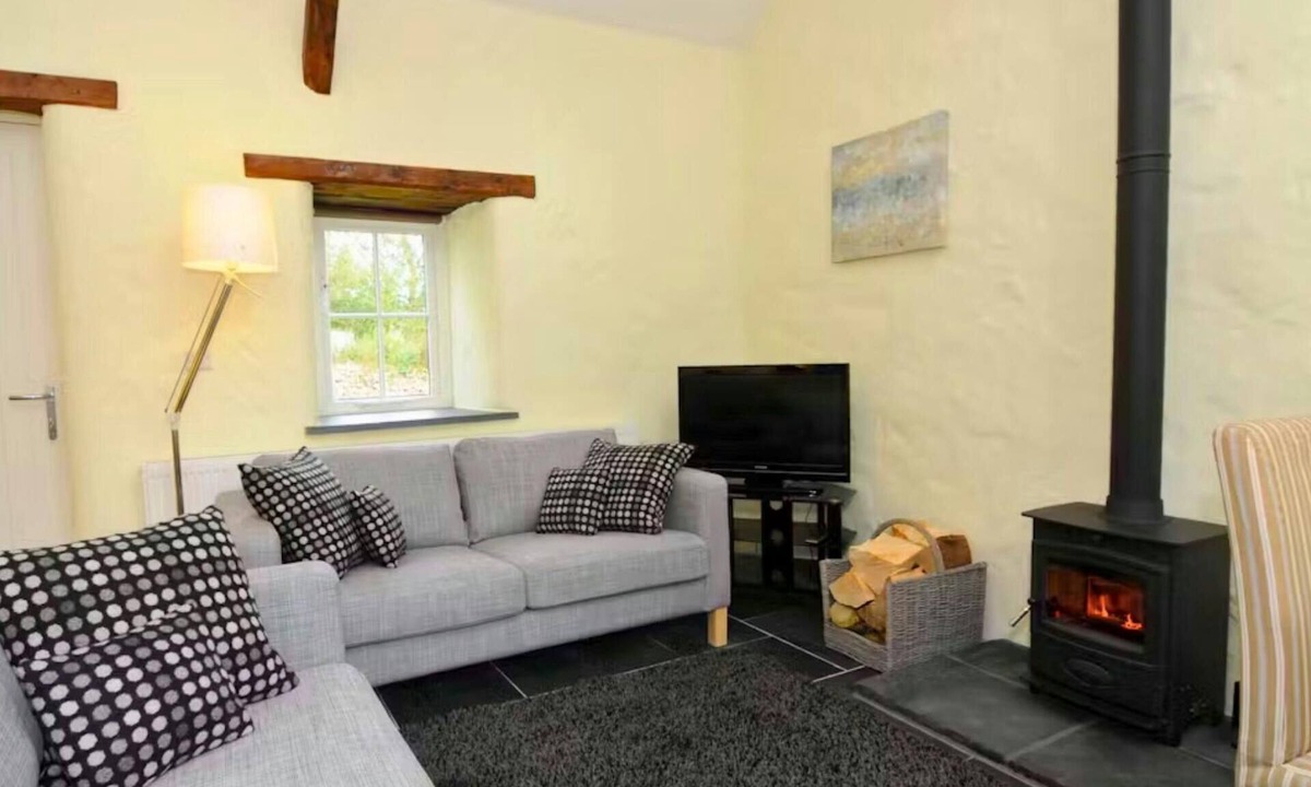 Dinas Cross Cottage | Tan Y Bryn Y Bwthyn, Newport