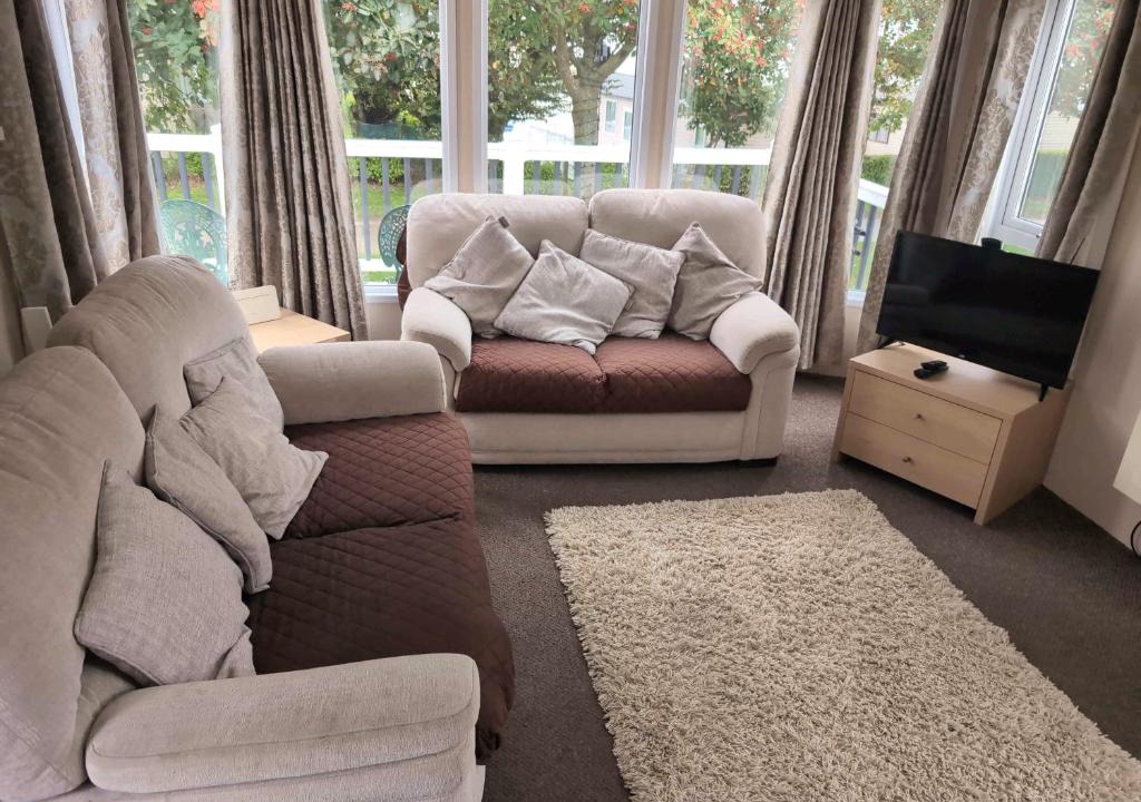 Isle of Grain Apartment | Thames view at Kent Coast Holiday Park
