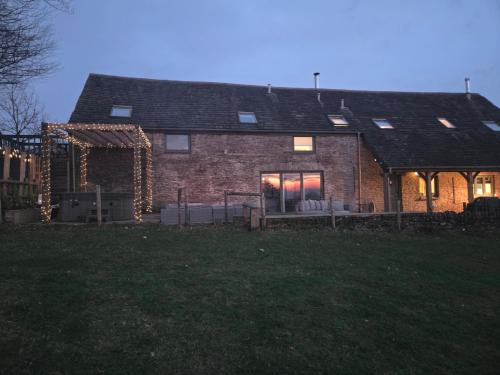 Newbridge House | The Barn