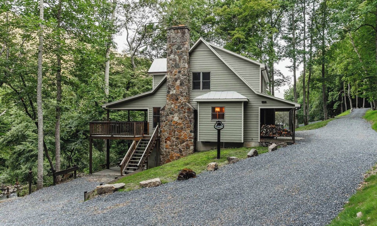 Williamsville House | The Beaver Falls House: Tranquil 4-bedroom Home Overlooking River & Beaver Falls