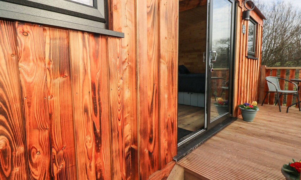 Cosheston Cottage | The Bumblebee