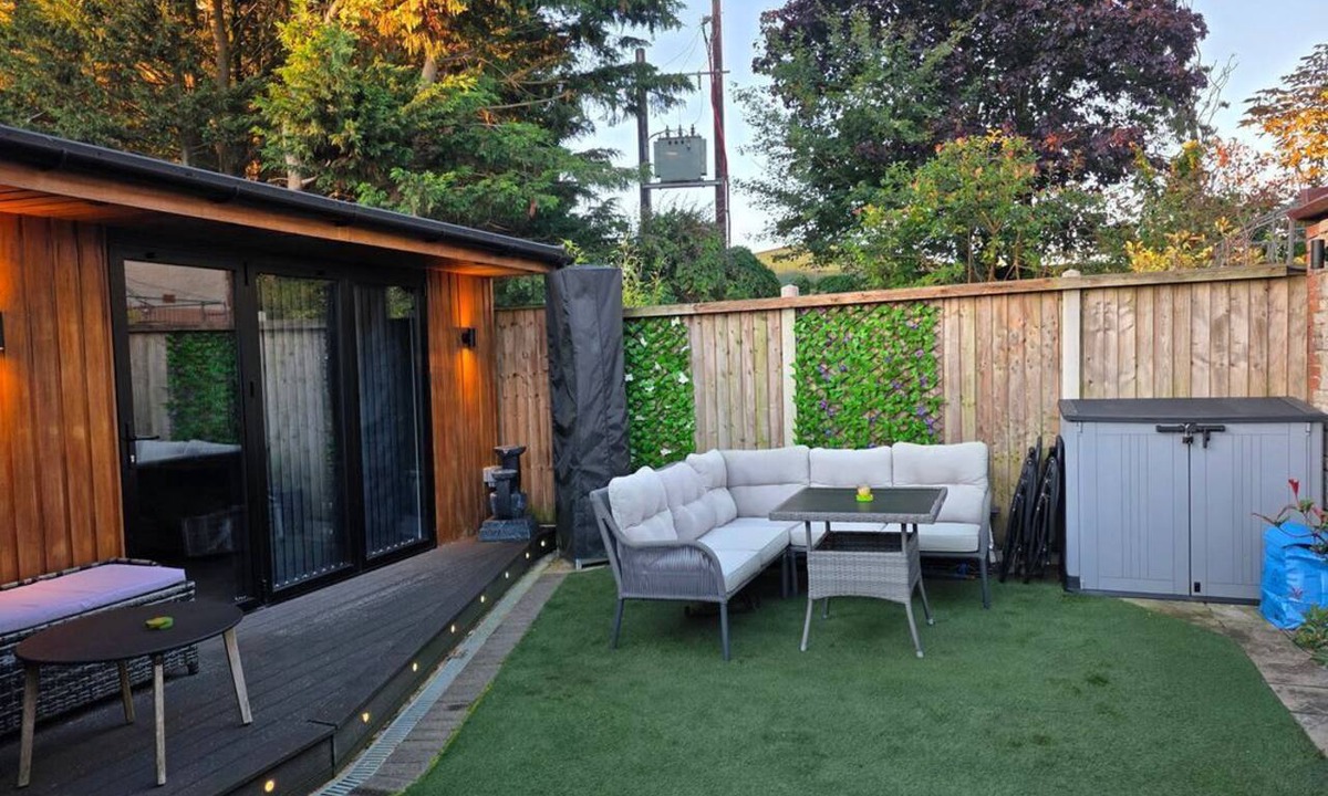 Cannards Grave House | The Chill Garden Room, Shepton Mallet