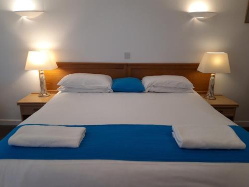 Windmill Hill Hotel | The Flying Fish Stables
