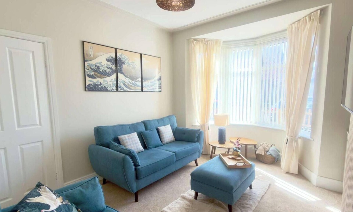 Fleetwood House | The Great Wave Retreat - Calm Costal Stay