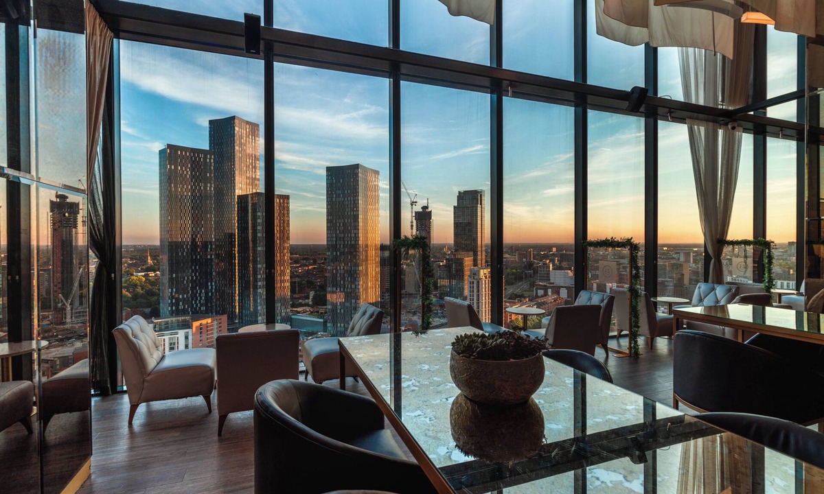 Manchester City Centre Hotel | The Manchester Deansgate Hotel by IHG