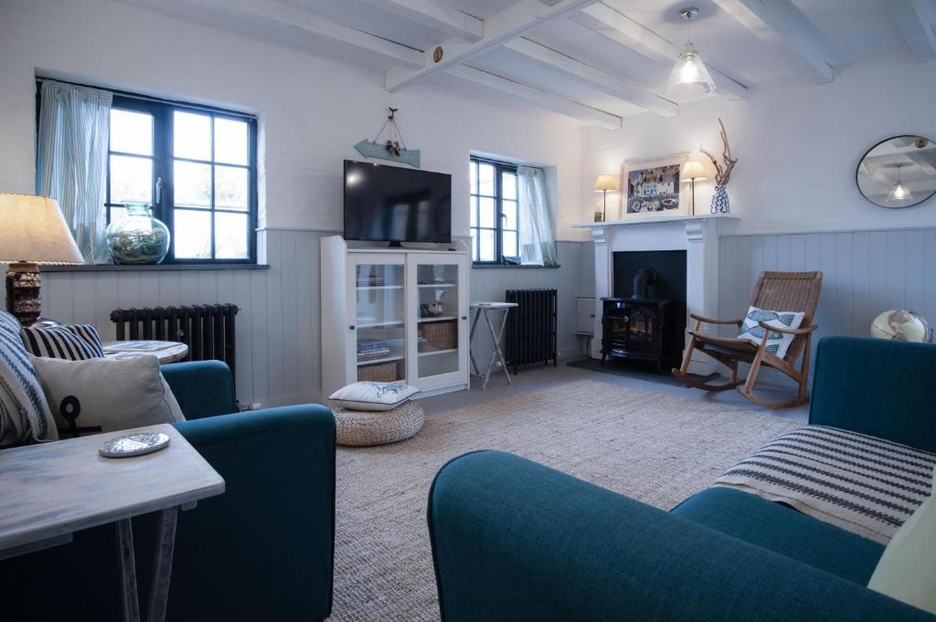 Wiseman's Bridge House | The Old Spa - 2 Bedroom Cottage - Pleasant Valley