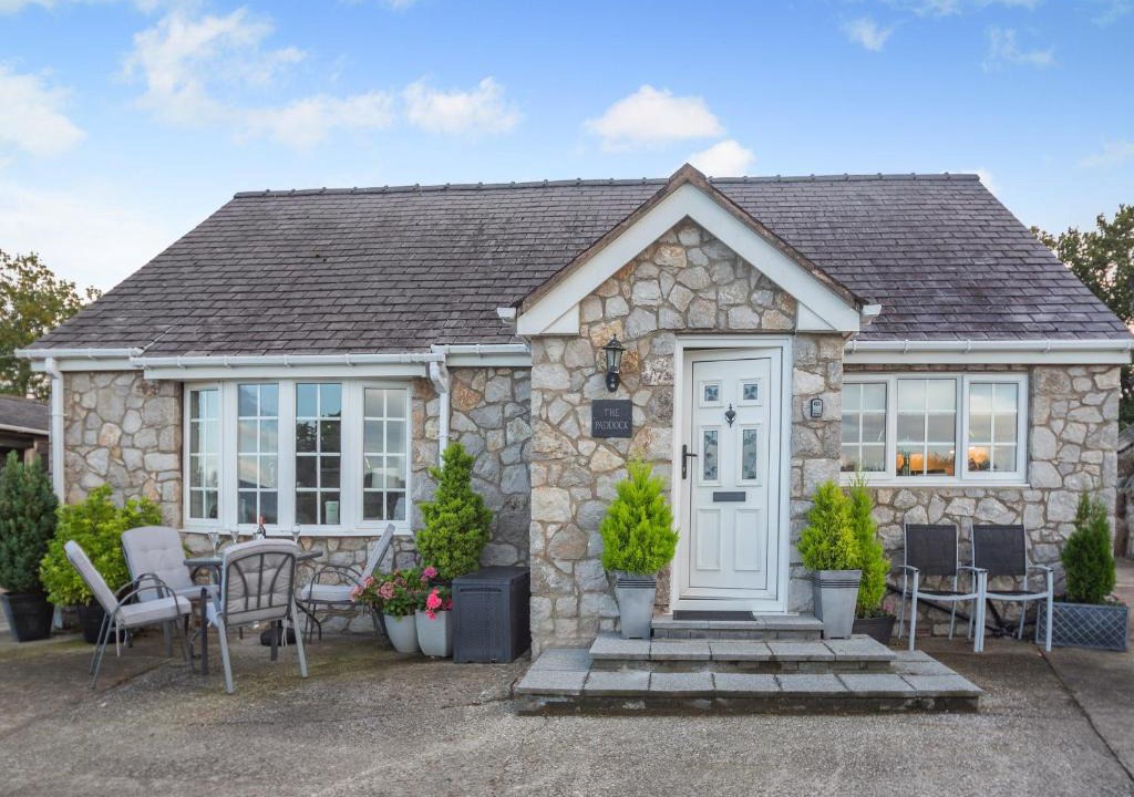 Saint Asaph House | The Paddock