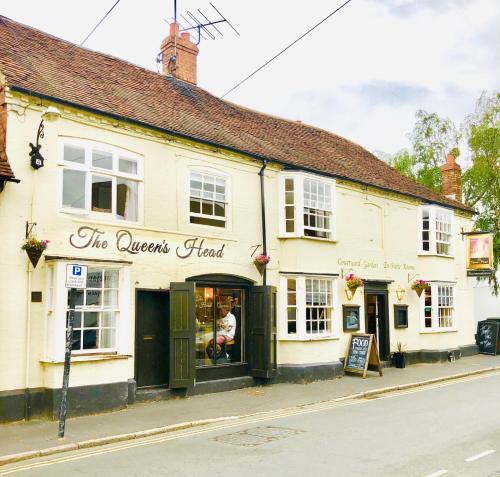 City Centre Bed & Breakfast | The Queens Head