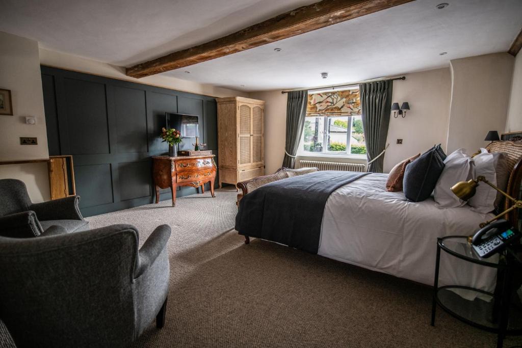 East Bergholt Hotel | The Red Lion