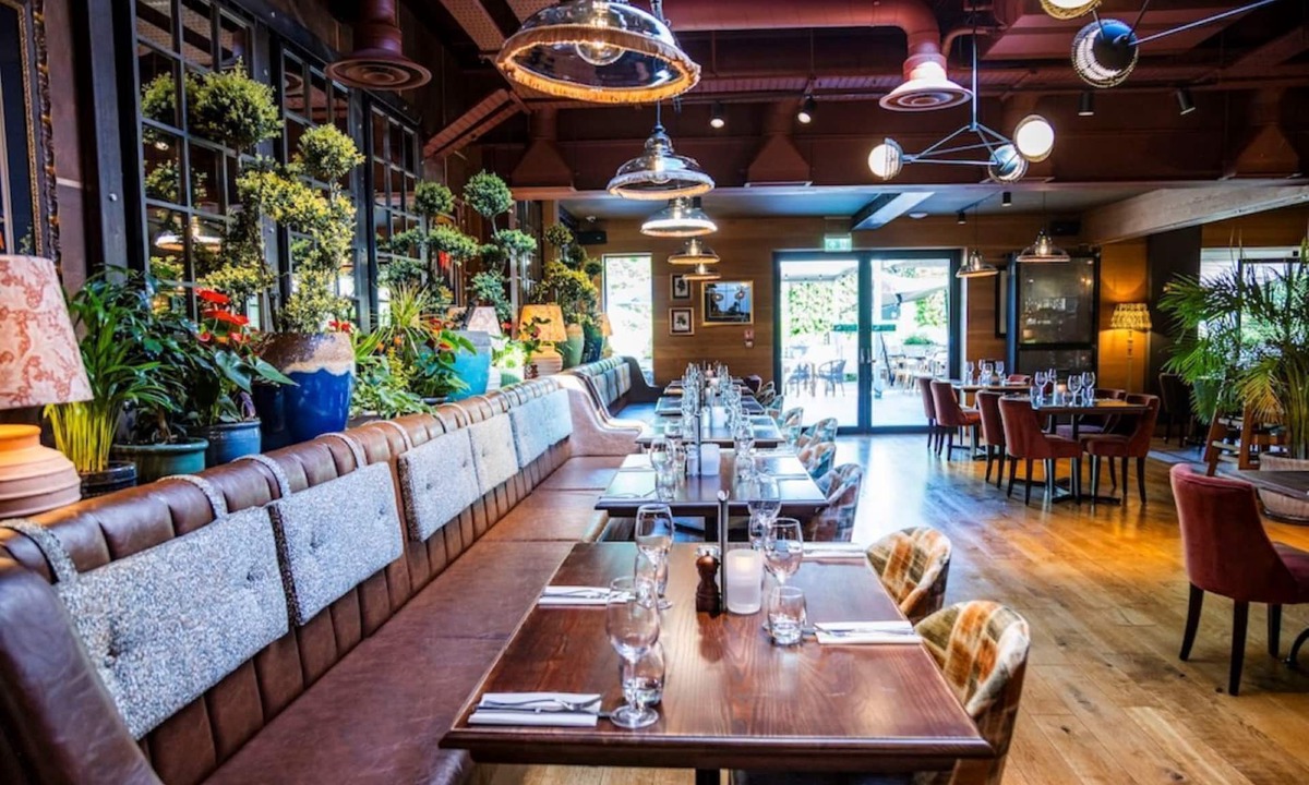 Ascot Hotel | The Royal Foresters, Ascot, Berkshire - Acorn Pubs