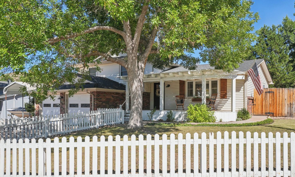 Castle Rock Other | The Rustic Retreat