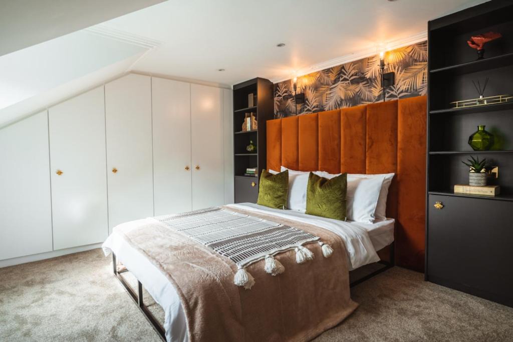 Glasgow Westend Apartment | The West End Loft - 5* Retreat - Private Parking!