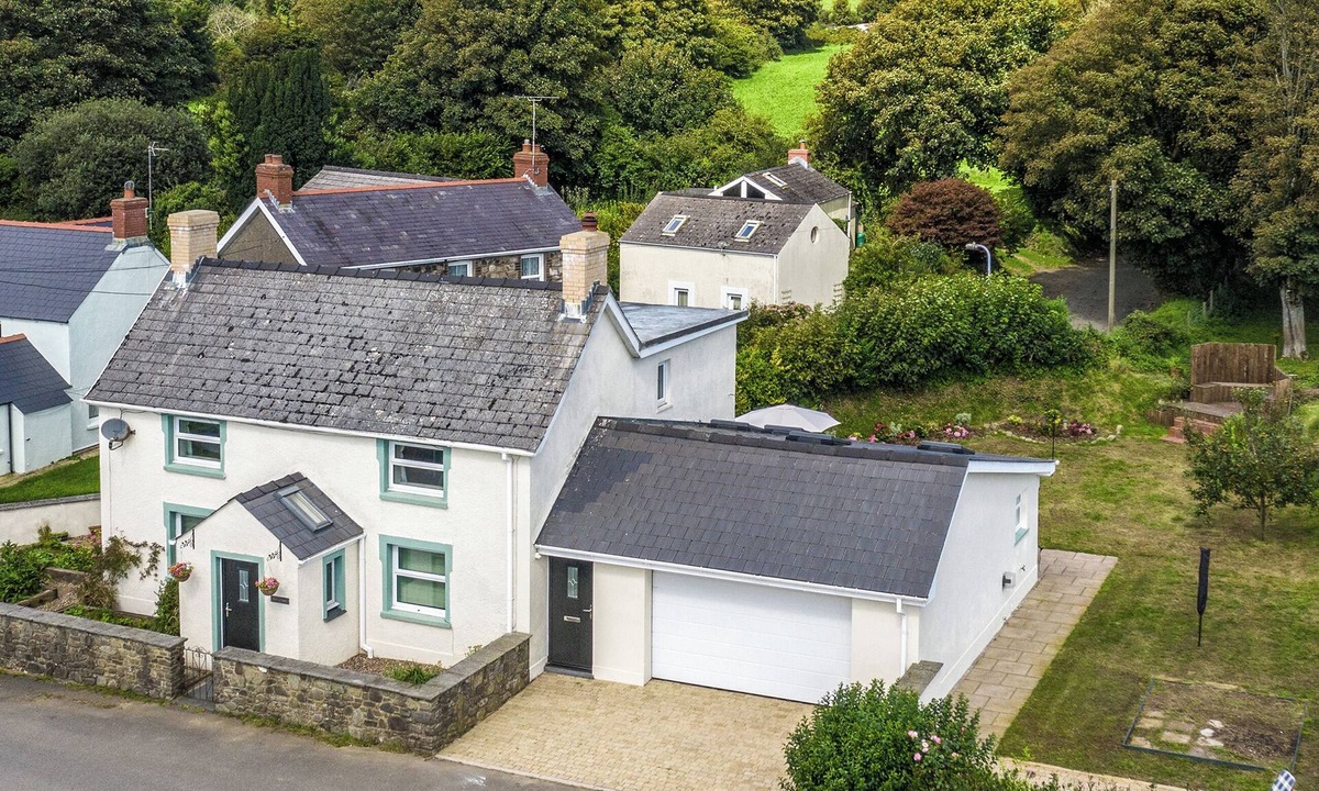 Haverfordwest Cottage | This spacious family home with glorious wood burner has all year round charm.