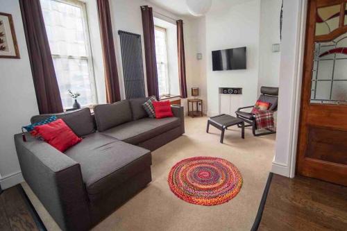 Bont Newydd House | Townhouse within Castle's Town Walls