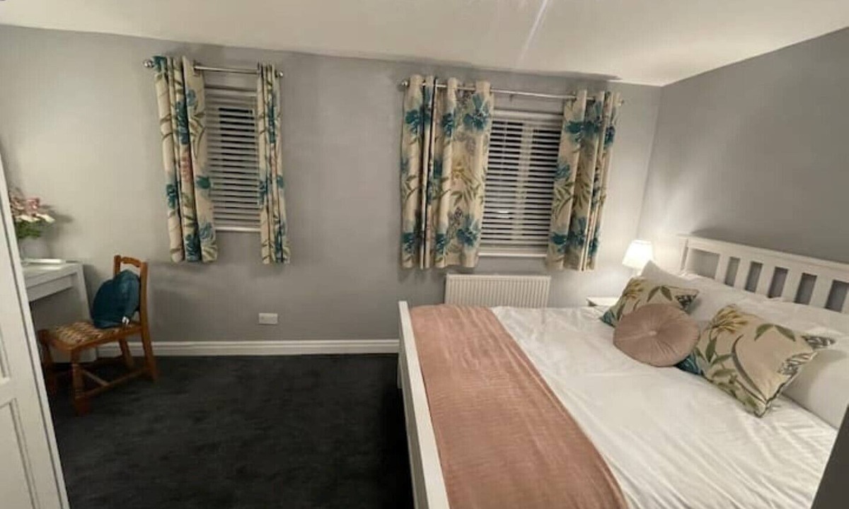 Thornton-Cleveleys House | Tranquil 3 bedroom town house with Sky Glass