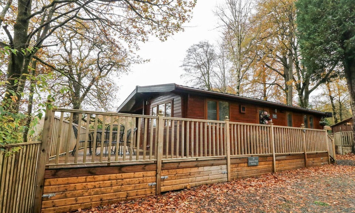 Troutbeck Bridge Cottage | TREE VIEW LODGE, pet friendly, with a garden in Windermere