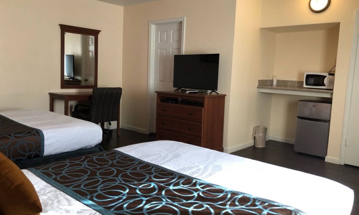 Benton Tract Hotel | Turtle Bay Lodge