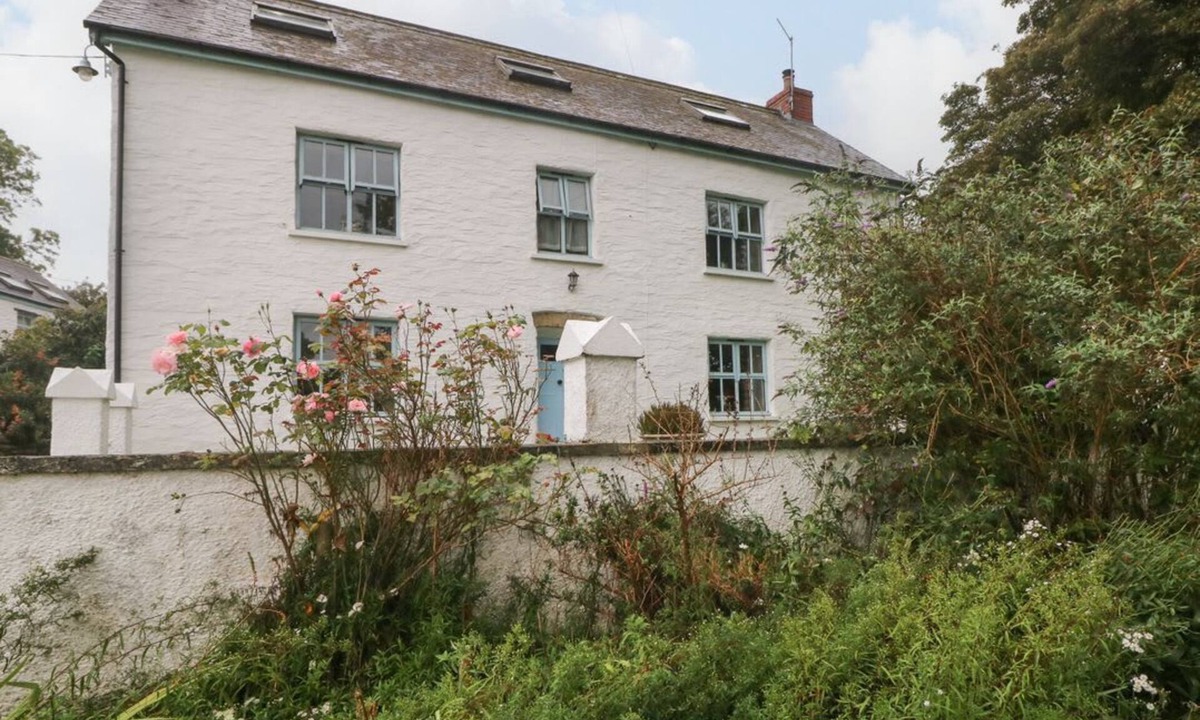 Crosswell House | Ty Llwyd: Charming Retreat in Nevern