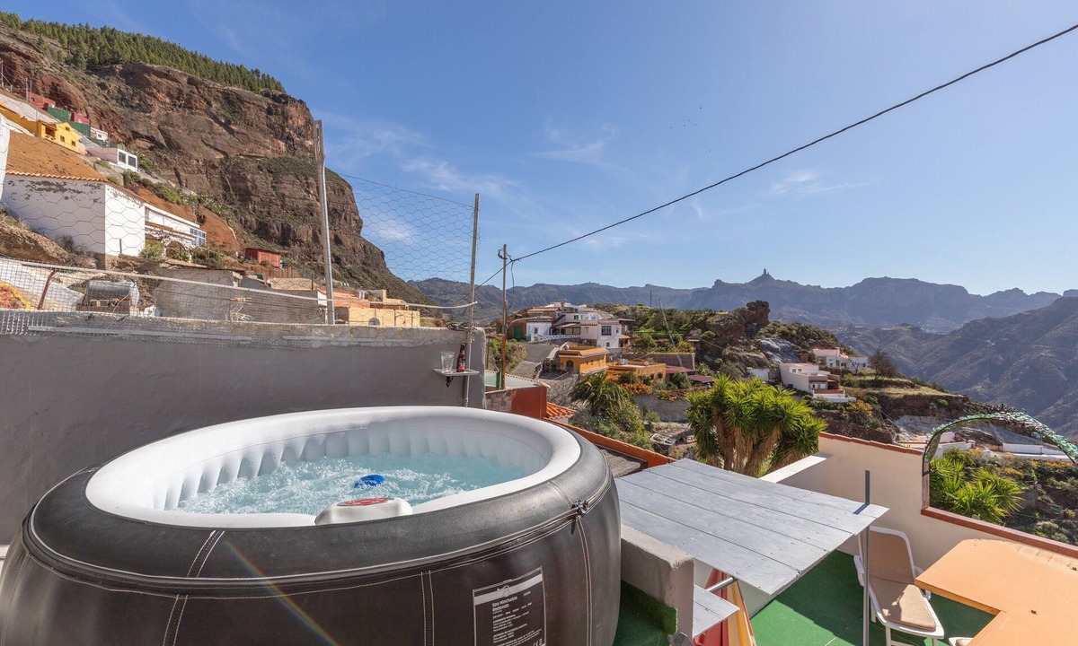 Artenara Apartment | Vacation Studio 'Casa Lea Artenara' with Mountain Views, Wi-Fi & Air Conditioning