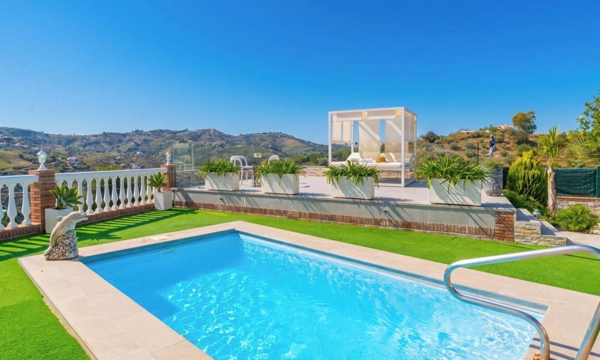 Archez Villa | Villa Entremontañas Árchez by Ruralidays