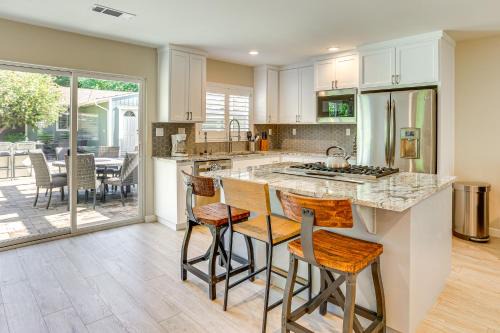 Benton Tract House | Walk to Park & Aquatic Center: Airy Redding Home!