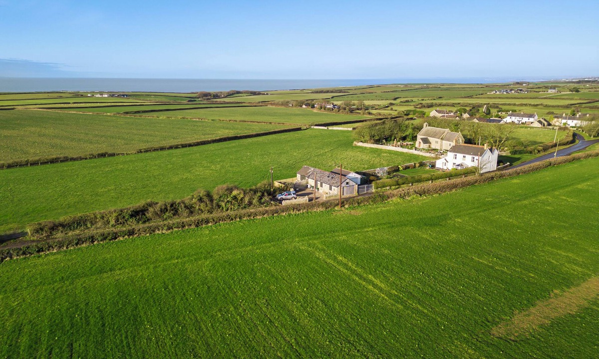 Monknash House | Warm welcome & exceptional surroundings awaits. Relax, Revive, and Explore.