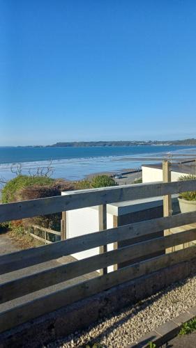 Amroth Ski Chalet | Waters edge