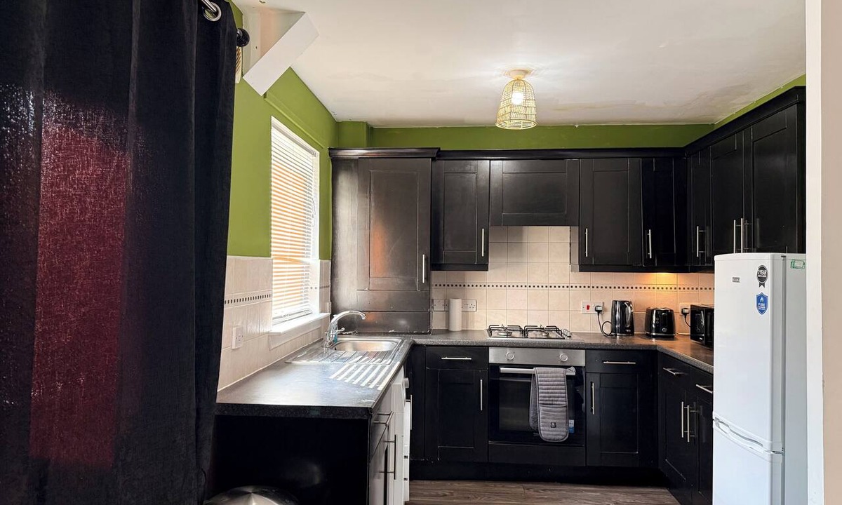 Liberton House | Whole house, 4-Beds, sleeps 6, garden & parking