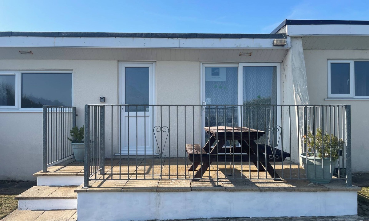 Widemouth Bay Ski Chalet | Widemouth Waves Chalet