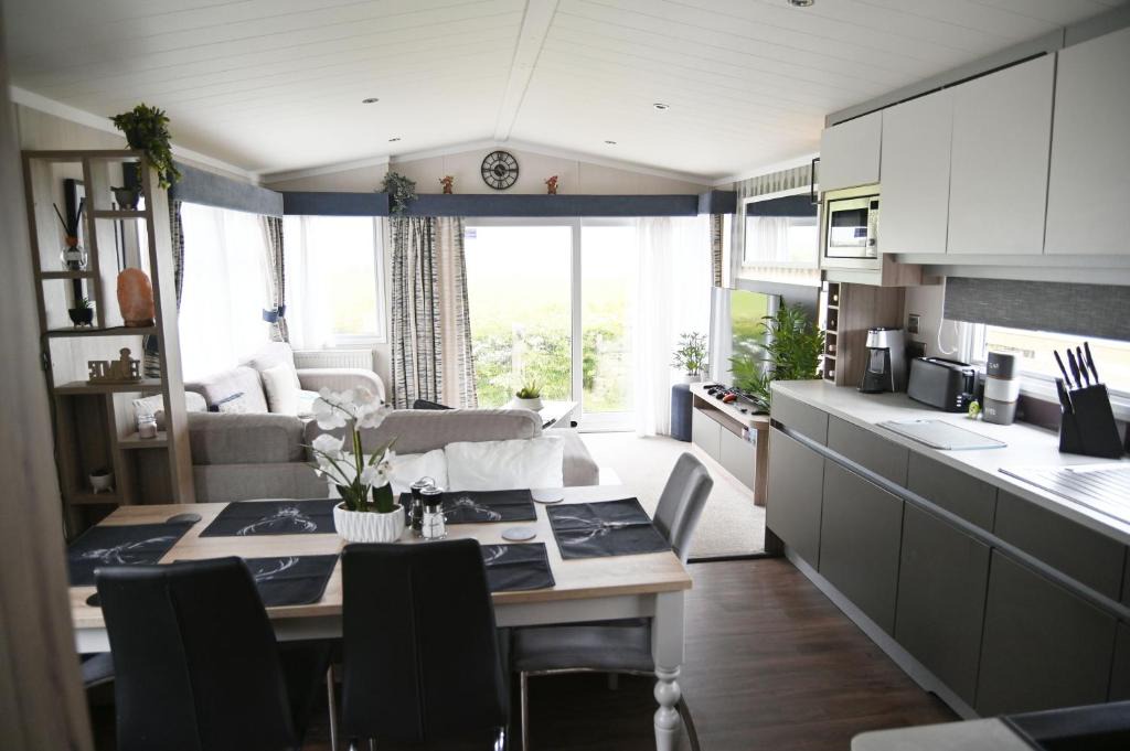 Stranraer Resort | Wild Thistle static Caravan