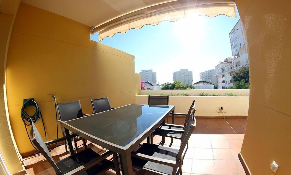 Estepona Apartment | Within an easy walk to the Marina and beaches