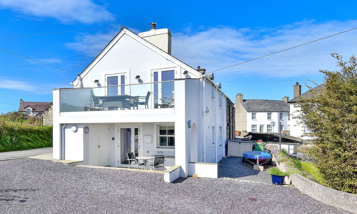 Bwlchtocyn House | Y Ddol - Three Bedroom House, Sleeps 5