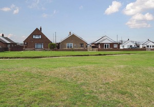 3 bedroom accommodation in Bacton