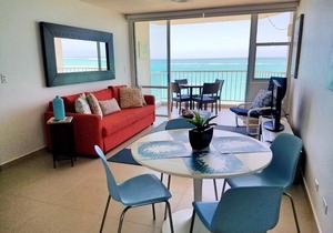 Beachfront WD King Bed Isla Verde Walk 2 Eat