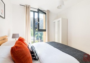 Birmingham Most Central Apartment with Free Secure Parking