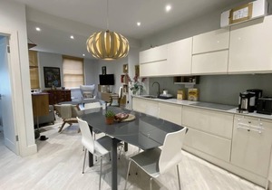 Charming 2-Bed Apt with 2 bathtub central London