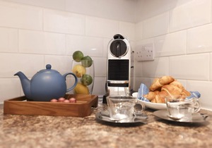 Fantastic New Town Flat with Shared Garden
