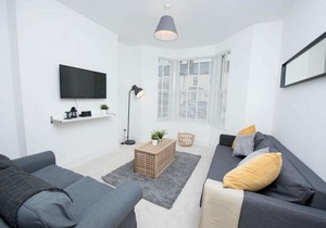 Lovely, Modern 2 Bed Apartment in Central Cardiff