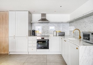 Prime Camden Spacious 2BR, with Parking 2 mn to Camden St, by Blueground
