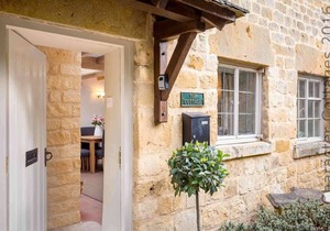 Top Cottage, BROADWAY