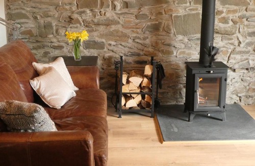 Bethania House | 1 Bed Rural Escape between Coast & Mountains at Mud & Wool