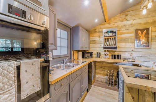 Bisterne Cottage | 1 bedroom accommodation in Ringwood, New Forest