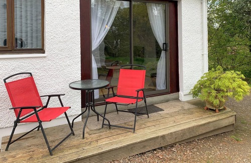 Alexandria Cottage | 1 bedroom accommodation in Arden, near Helensburgh