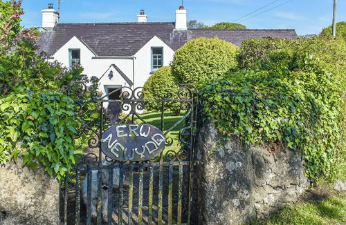 Tyn-y-Gongl Cottage | 1 bedroom accommodation in Benllech