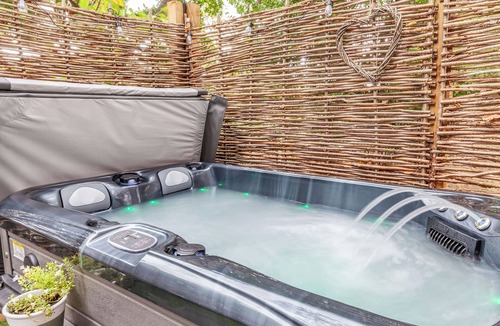 Pattiswick Cottage | 1 bedroom accommodation in Stisted